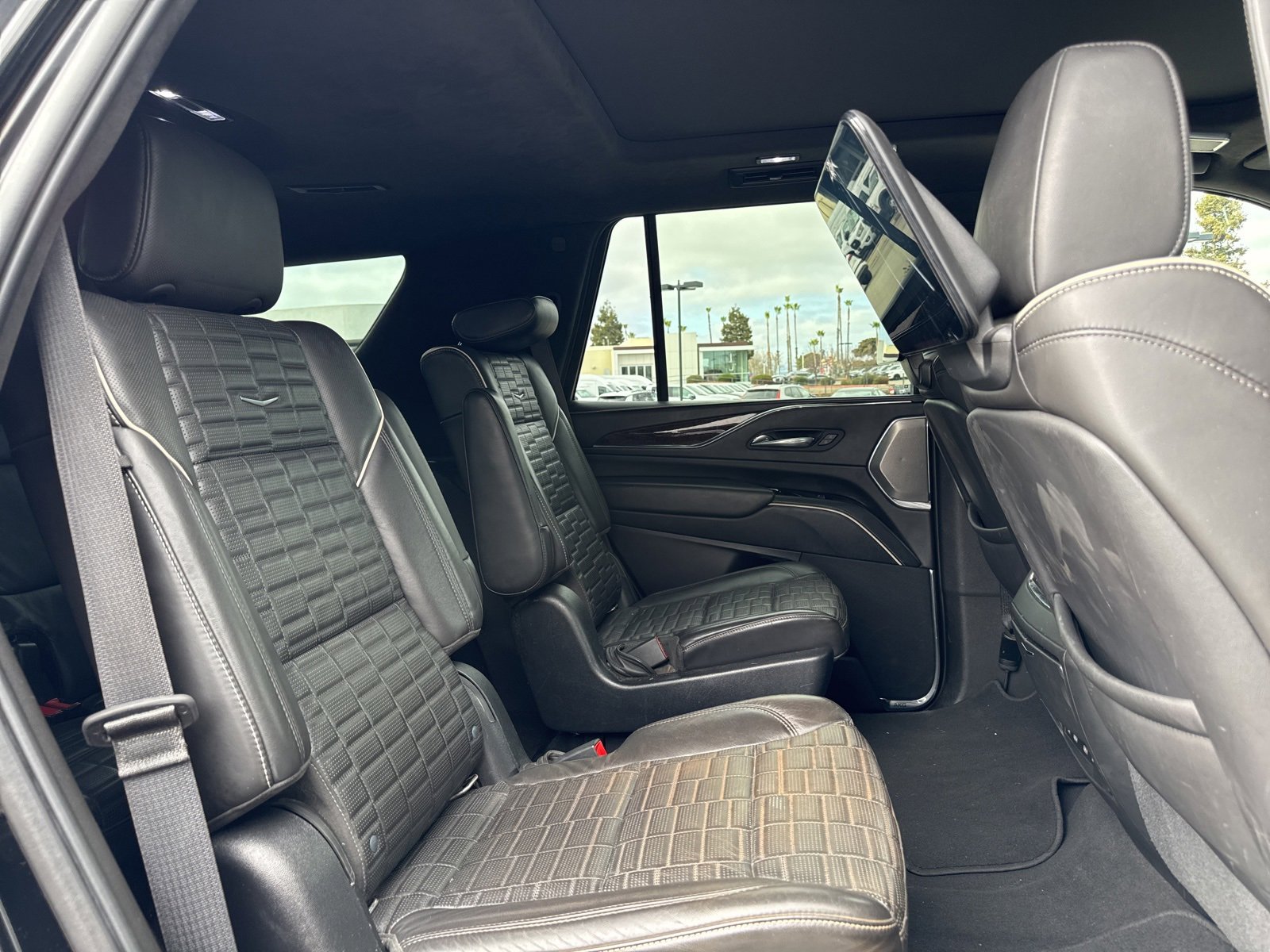 Used 2021 Cadillac Escalade Sport Platinum w/ Heavy-Duty Trailer Package image 9