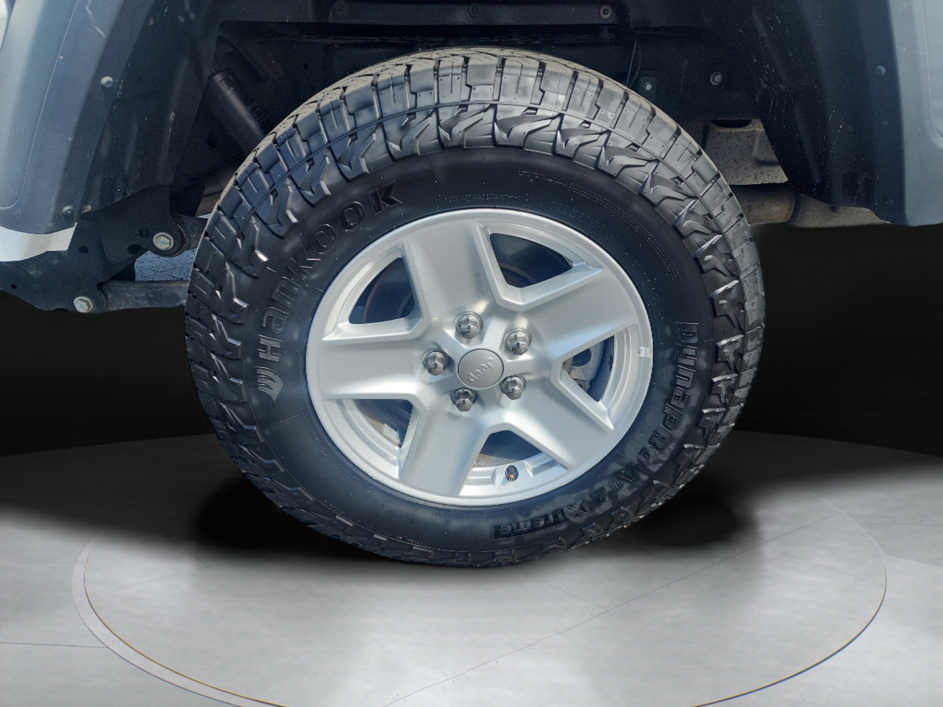 Used 2023 Jeep Gladiator Sport image 9