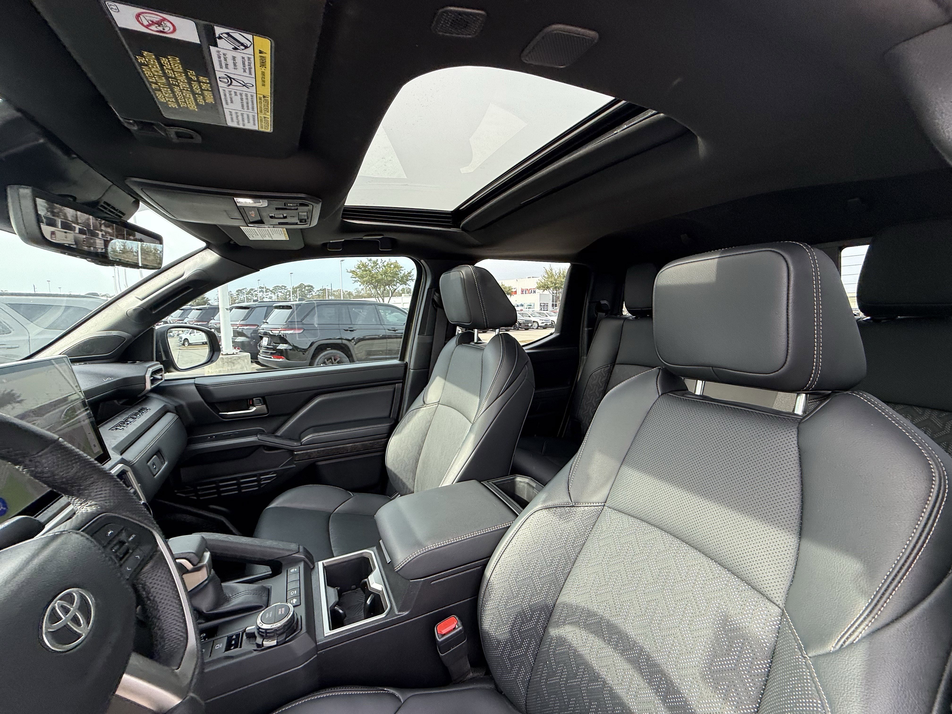 Used 2025 Toyota Tacoma 4x4 Double Cab image 28