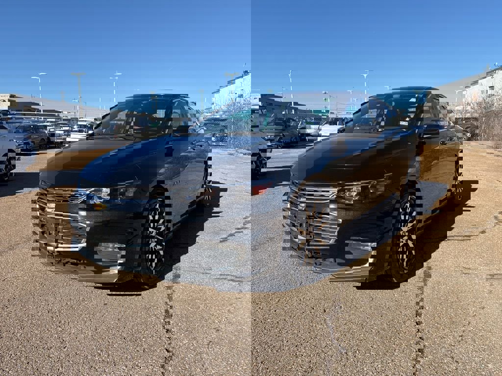 Used 2018 Chevrolet Malibu LT image 1