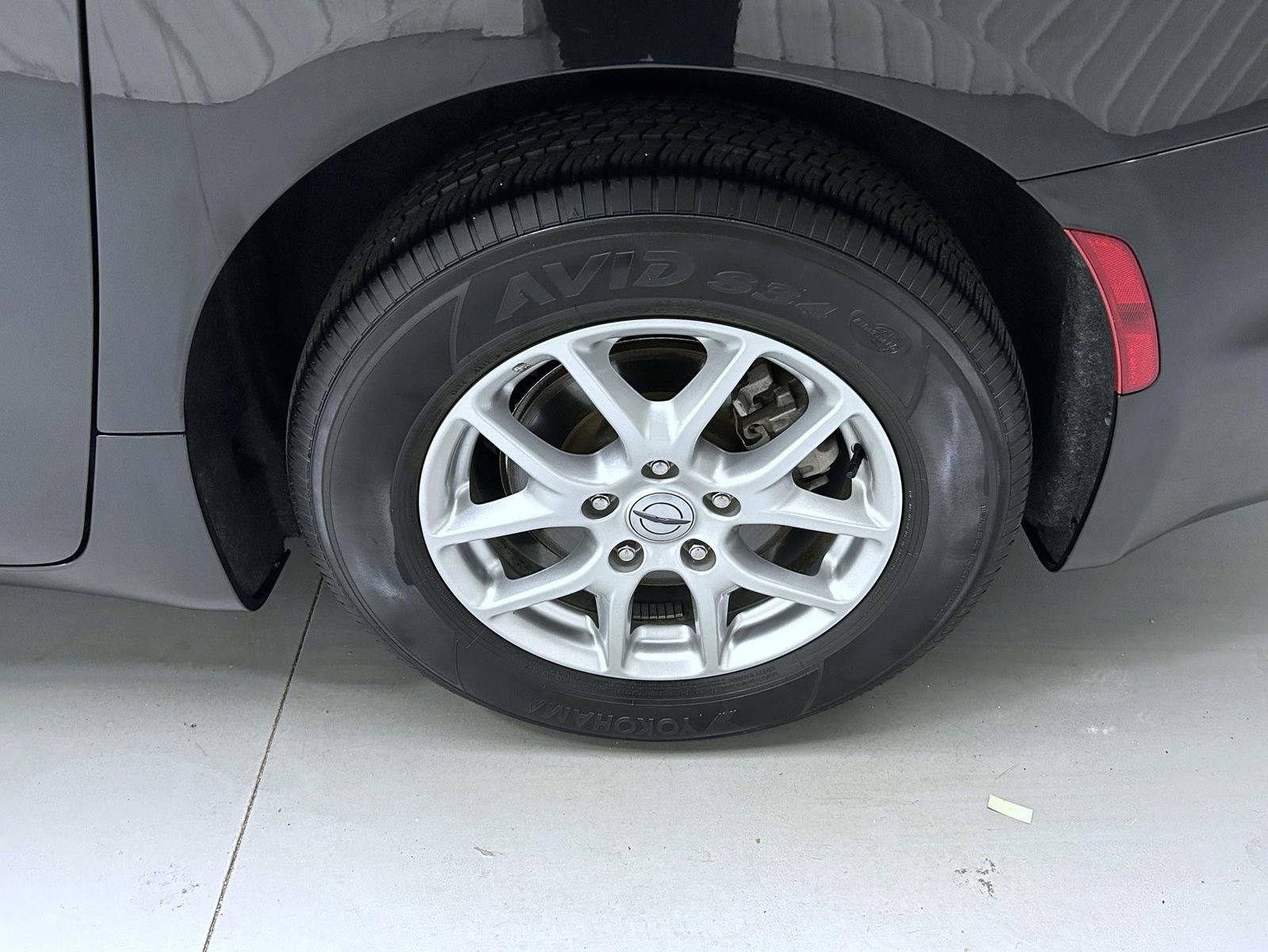 Used 2023 Chrysler Pacifica Touring-L image 21