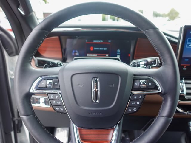 Used 2022 Lincoln Navigator Reserve AWD/4WD image 12
