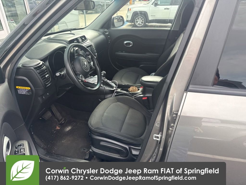 Used 2018 Kia Soul + FWD image 4