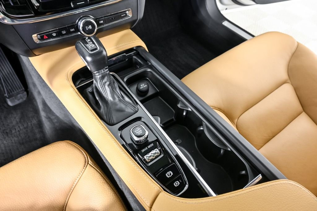 Used 2018 Volvo S90 T5 Momentum w/ Convenience Package image 17