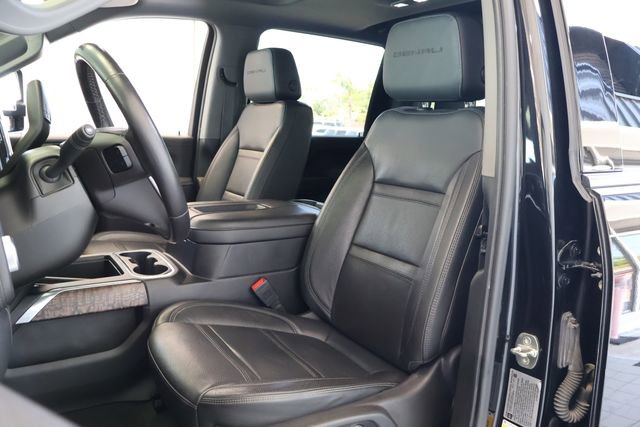 Used 2022 GMC Sierra 2500 Denali w/ Denali Black Diamond Edition AWD/4WD image 12