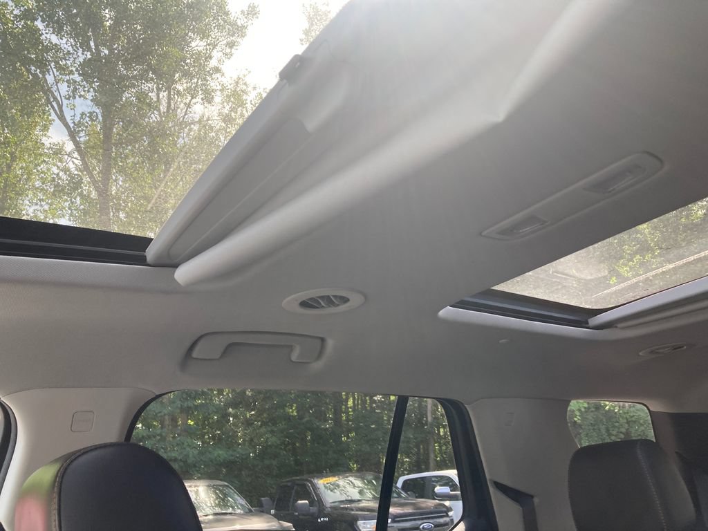 Used 2021 Chevrolet Traverse RS w/ LPO, Floor Liner Package AWD/4WD image 27