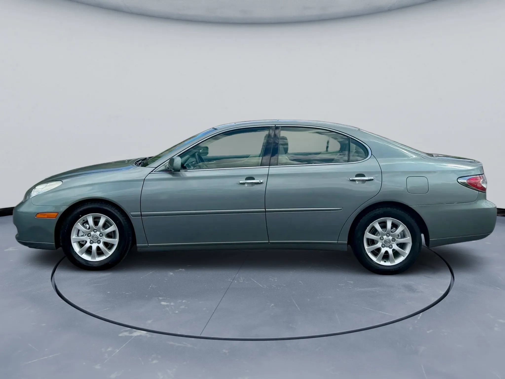 Used 2002 Lexus ES 330 FWD image 4