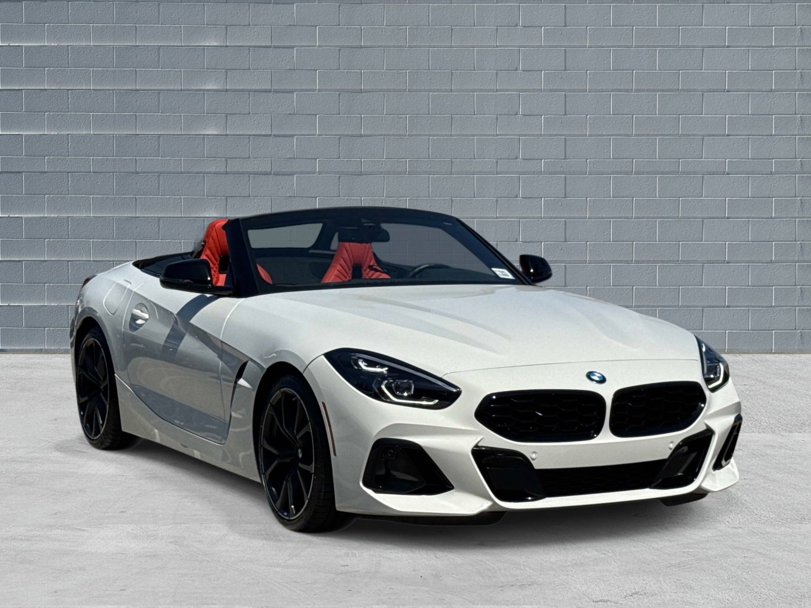 Certified 2024 BMW Z4 sDrive30i w/ Shadowloine Package image 2