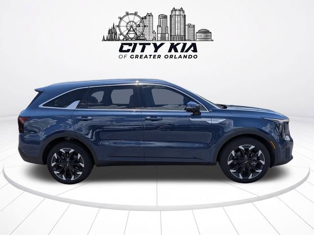 Used 2025 Kia Sorento EX w/ Panoramic Sunroof Package FWD image 6