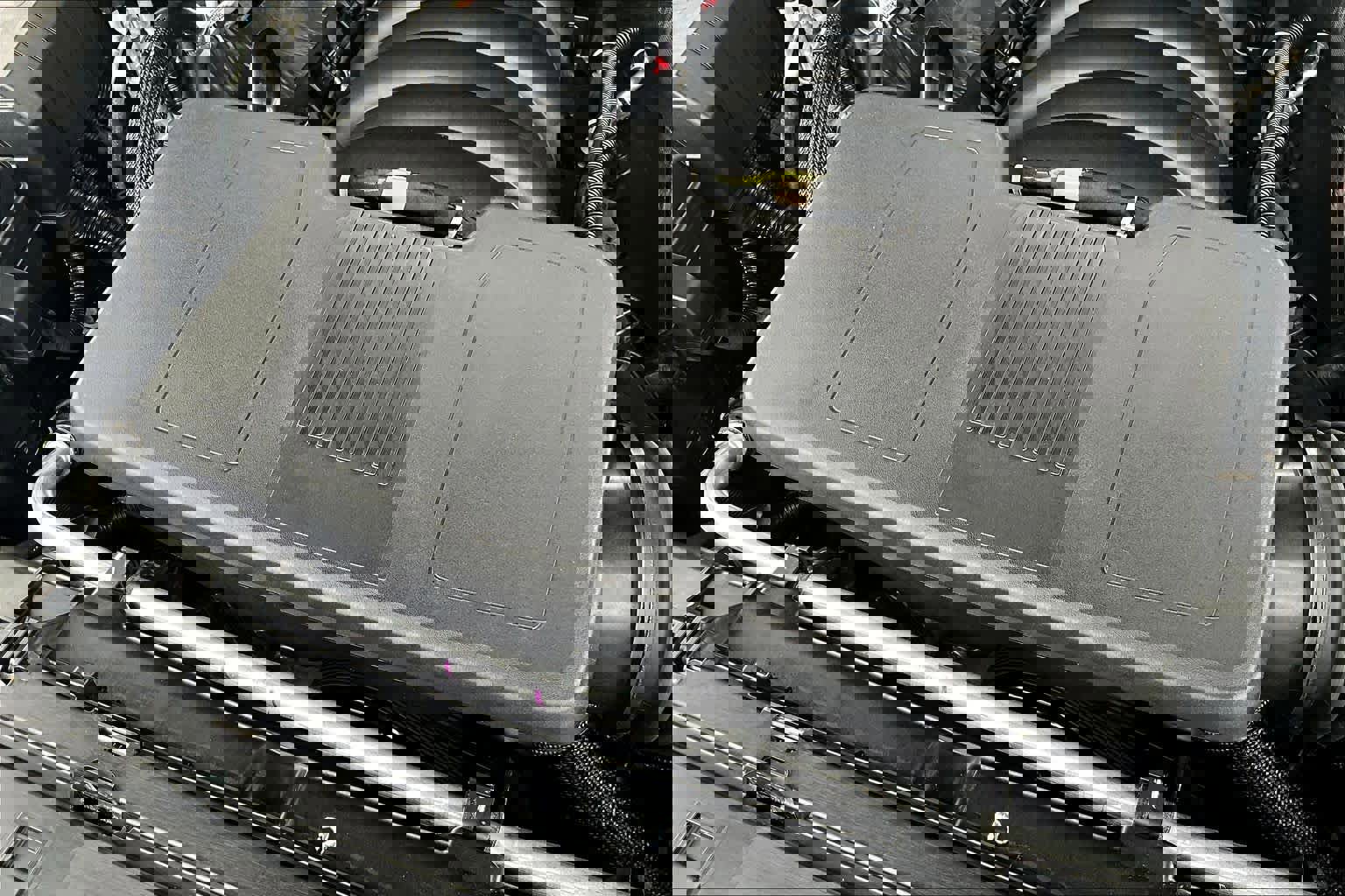 Used 2024 Cadillac Escalade Sport w/ LPO, ONYX Package image 33