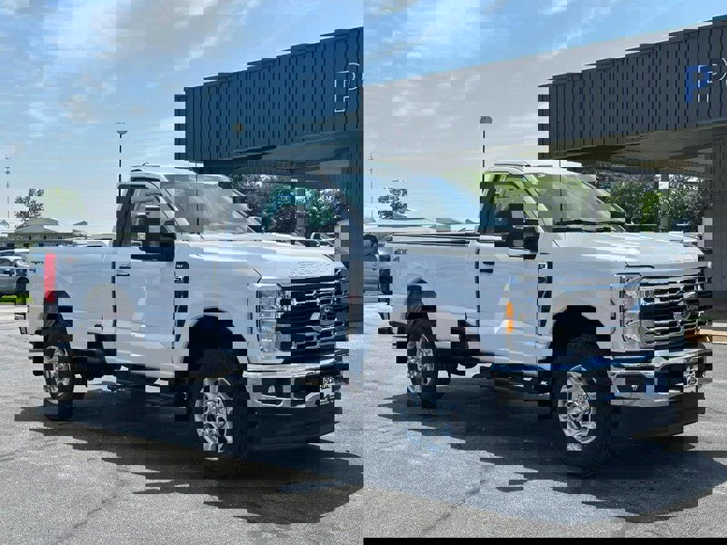 New 2025 Ford F250 XLT image 1