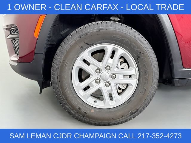 Used 2023 Jeep Grand Cherokee Laredo AWD/4WD image 28
