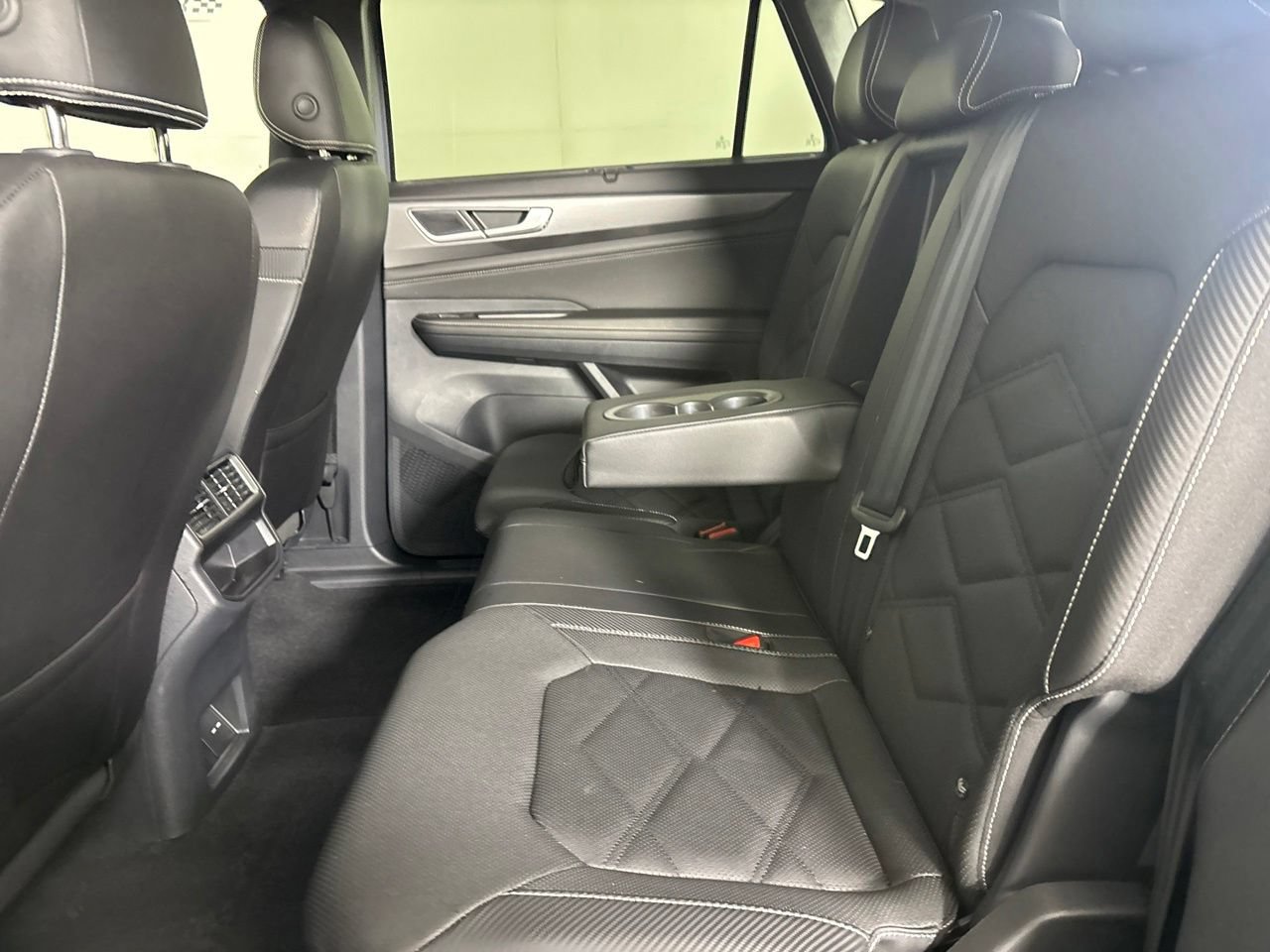 Used 2025 Volkswagen Atlas Cross Sport SE FWD image 20