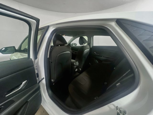 Used 2024 Hyundai Elantra SEL FWD image 18