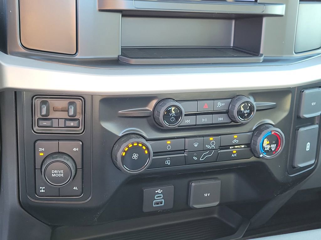 New 2026 Ford F250 XL w/ FX4 Off-Road Package image 26