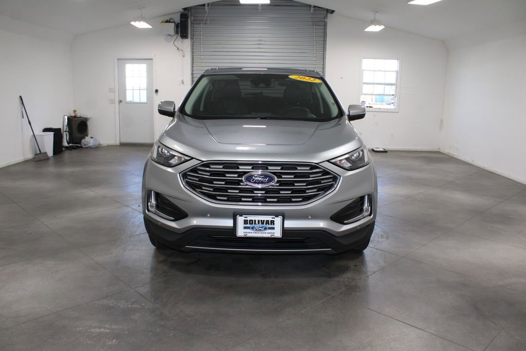 Used 2022 Ford Edge Titanium image 3