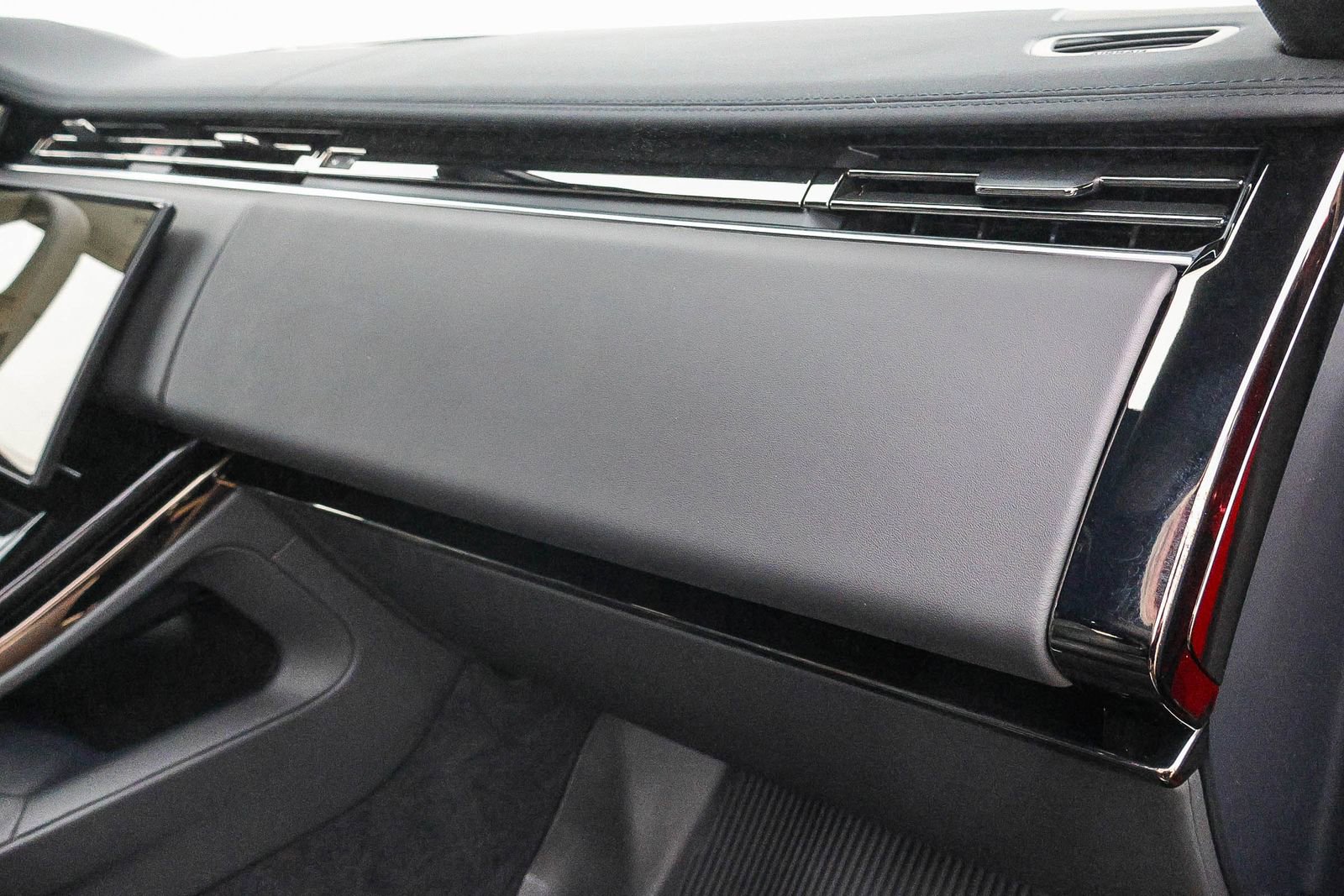 New 2026 Land Rover Range Rover Sport Dynamic SE image 18