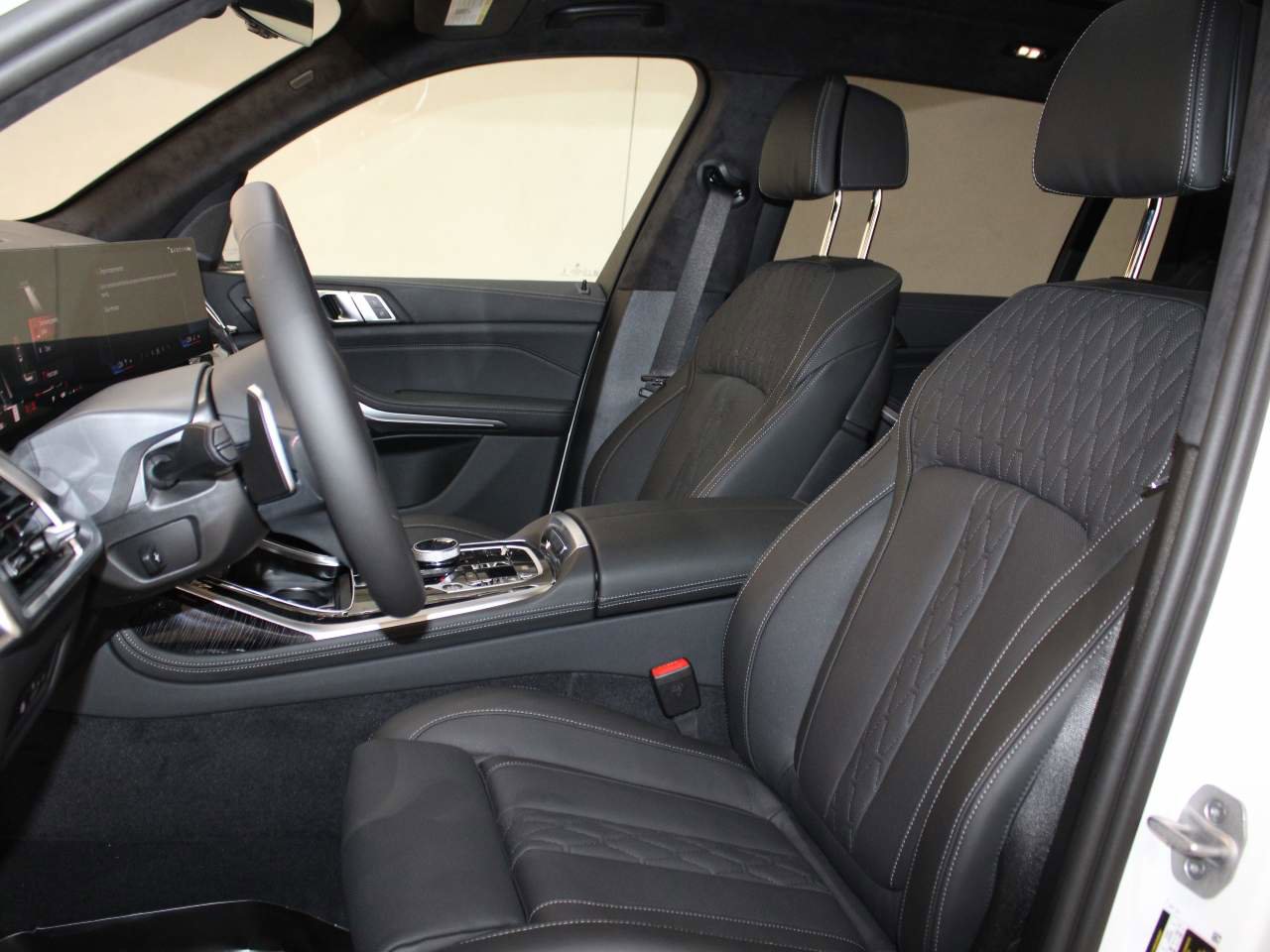 New 2026 BMW X7 M60i image 13