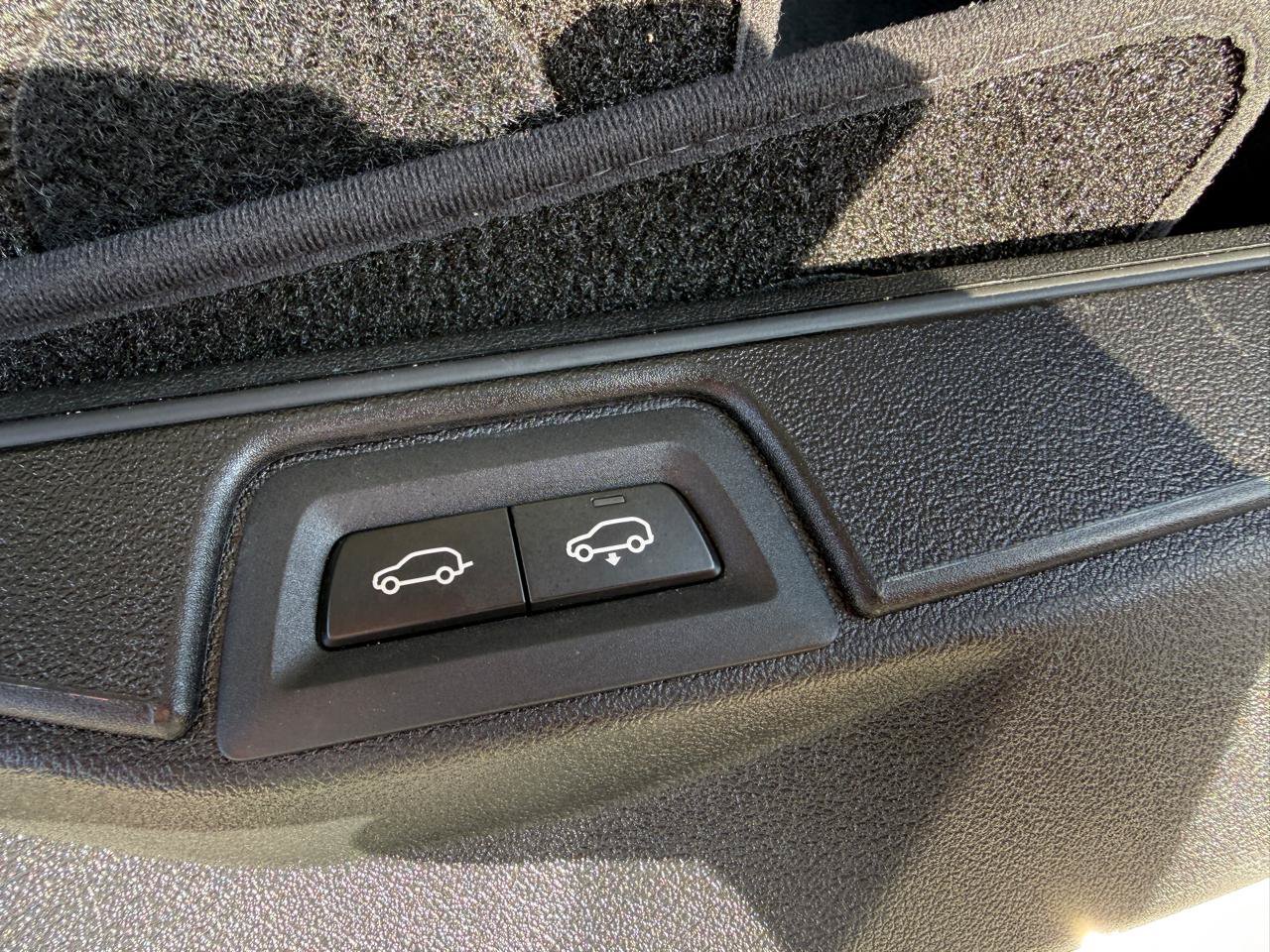 Used 2020 BMW X7 xDrive40i w/ Premium Package AWD/4WD image 37
