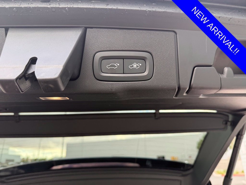 Used 2023 Volvo XC60 B5 Plus w/ Protection Package Premier FWD image 9