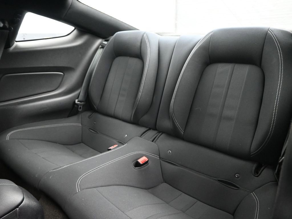 Used 2018 Ford Mustang EcoBoost image 25