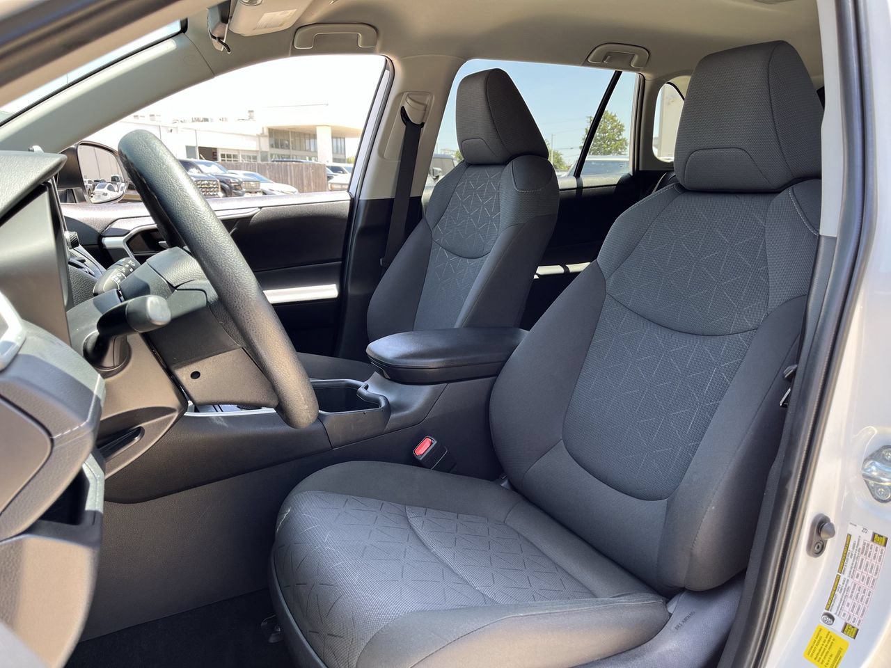 Used 2025 Toyota RAV4 XLE AWD/4WD image 23