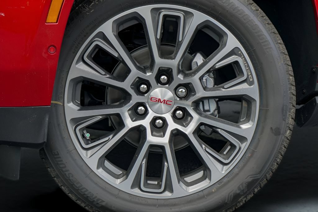 New 2026 GMC Yukon Denali w/ Sun & Power Step Package AWD/4WD image 2