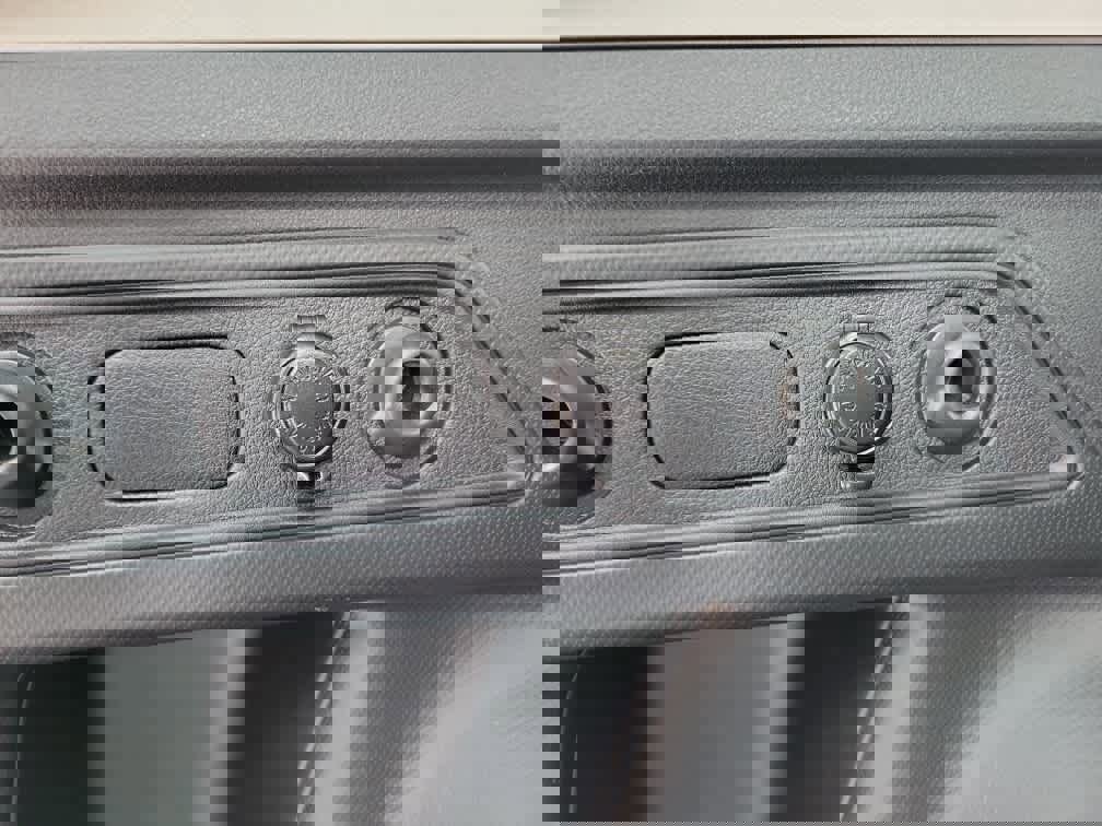 Used 2023 Subaru Forester Premium image 31