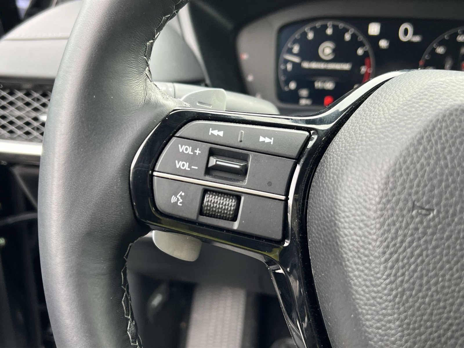 Used 2025 Acura ADX FWD image 33