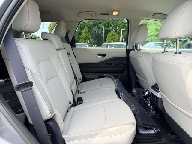 New 2026 Nissan Pathfinder SL AWD/4WD image 11
