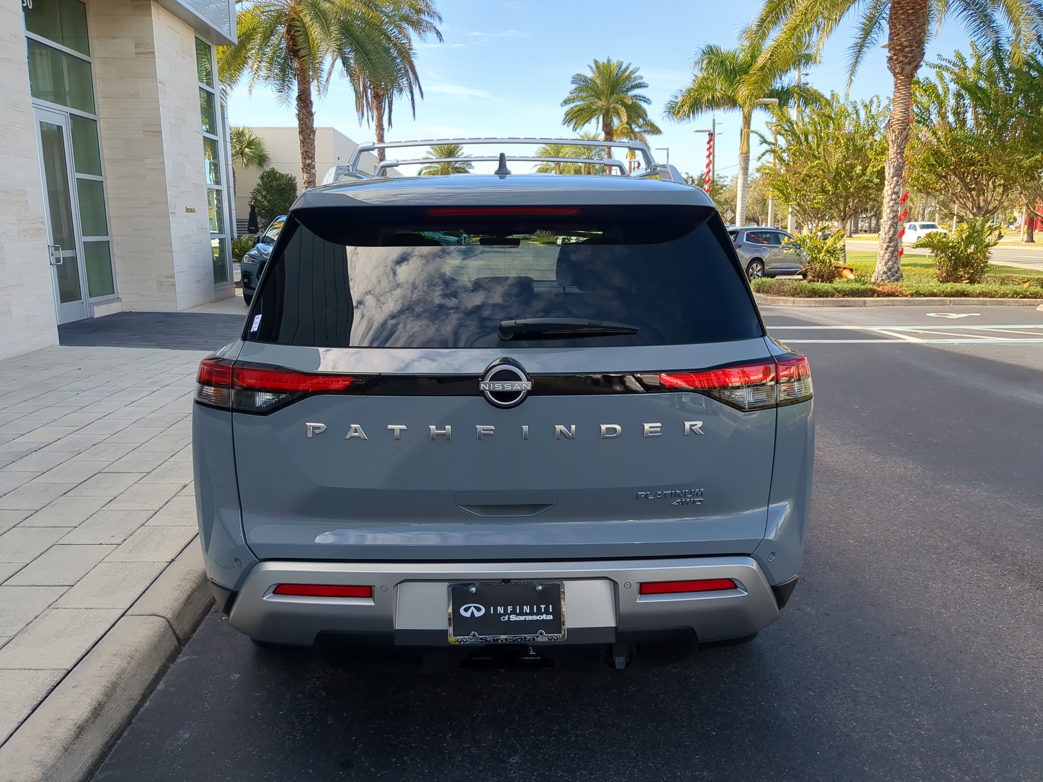 Used 2024 Nissan Pathfinder Platinum w/ Cargo Package image 5