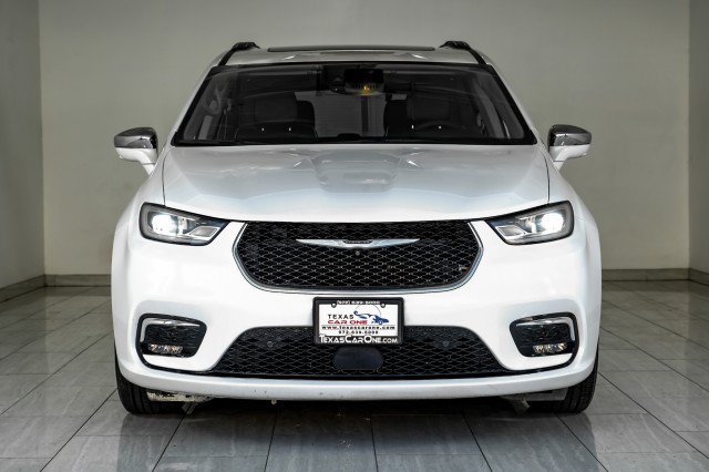 Used 2022 Chrysler Pacifica Limited FWD image 3