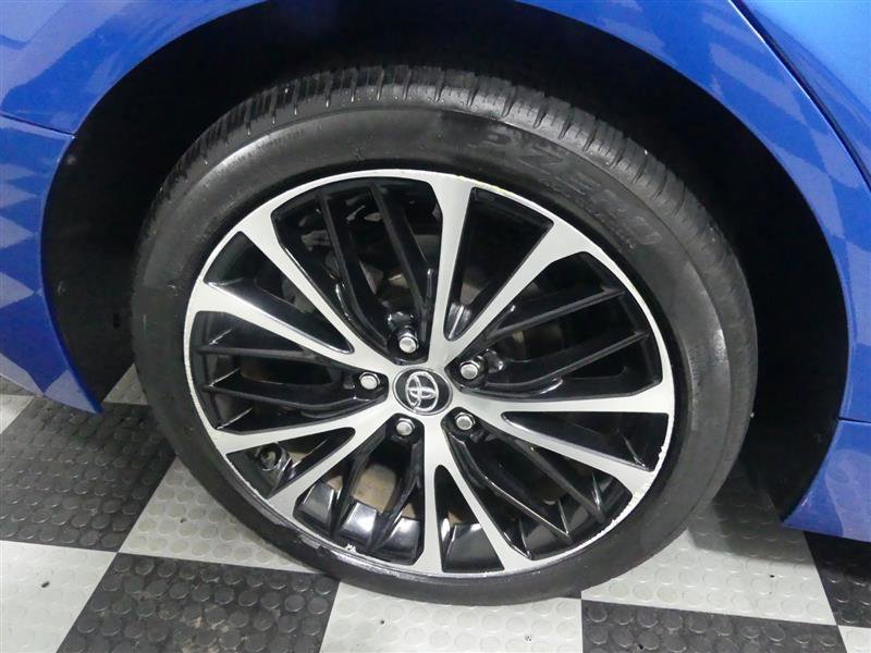 Used 2020 Toyota Camry SE image 16