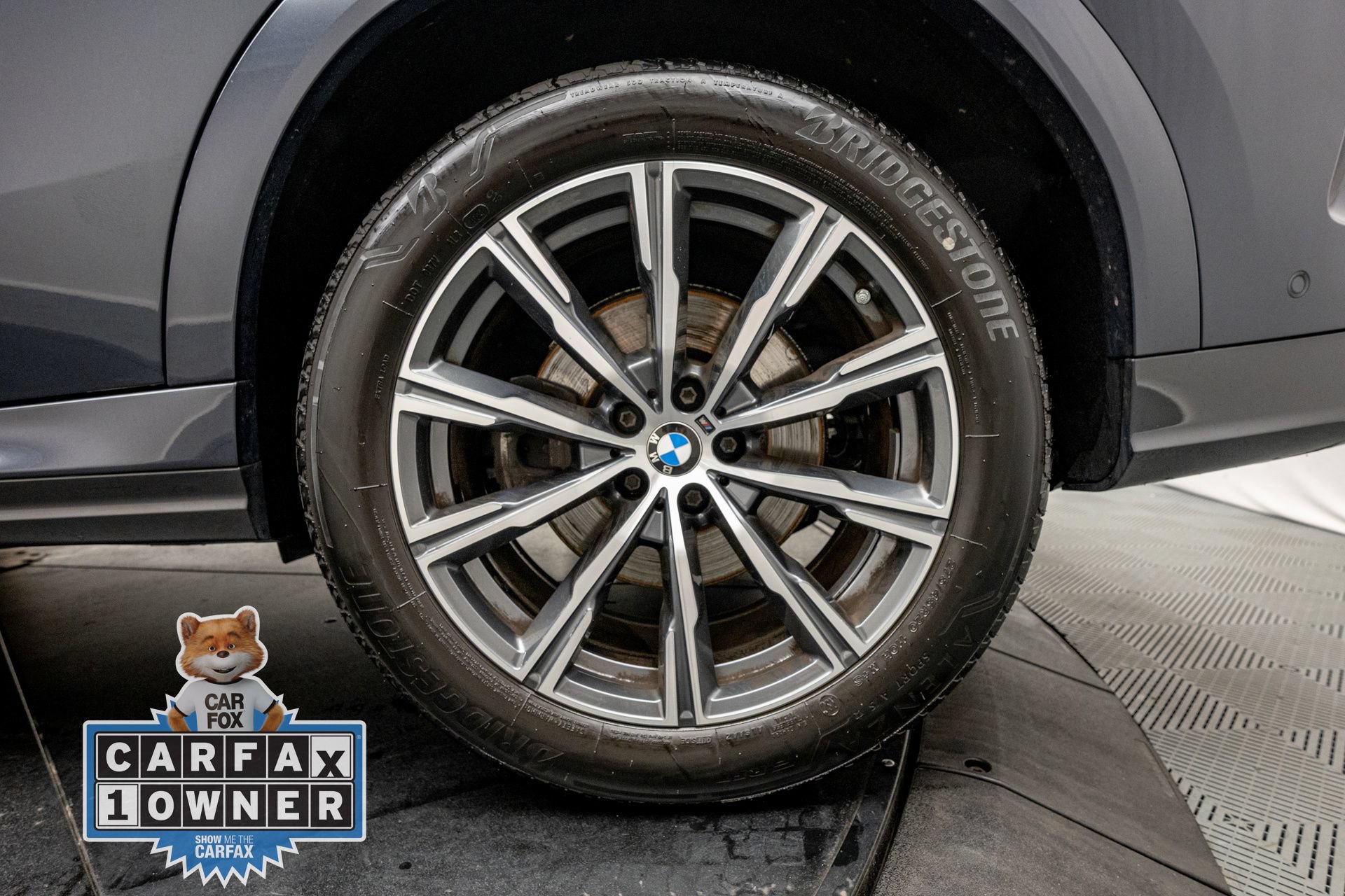 Used 2022 BMW X6 xDrive40i w/ M Sport Package AWD/4WD image 29