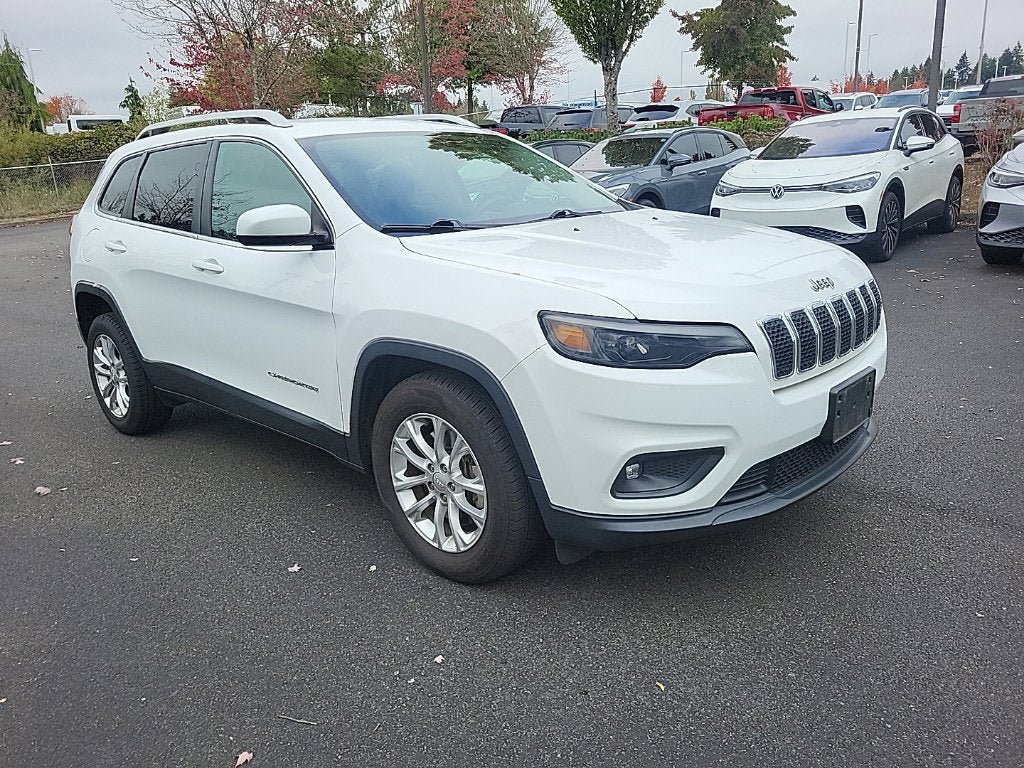 Used 2019 Jeep Cherokee Latitude w/ Cold Weather Group FWD image 3