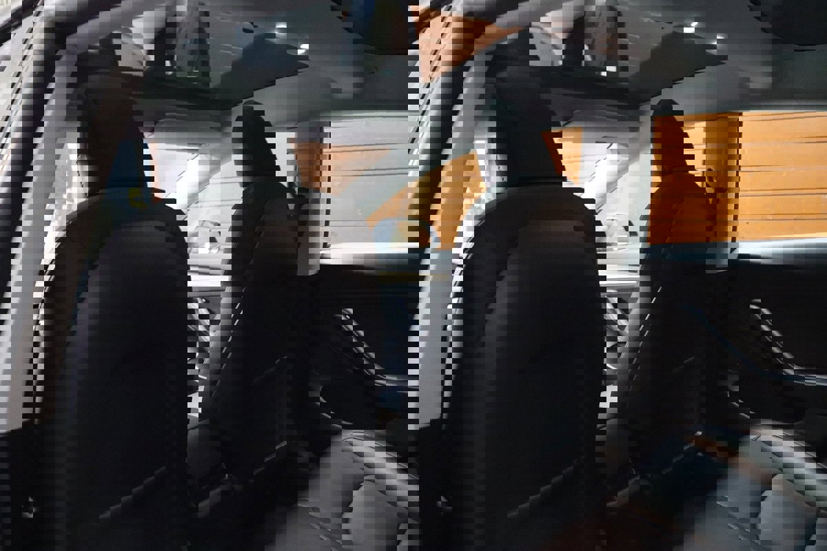 Used 2023 Tesla Model 3 Standard Range image 38