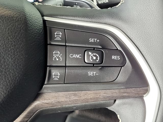 Used 2023 Jeep Grand Cherokee L Limited w/ Luxury Tech Group II AWD/4WD image 25