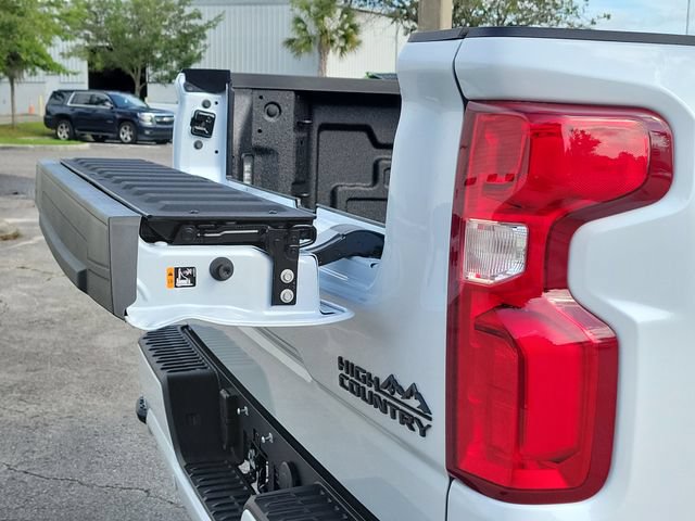 New 2026 Chevrolet Silverado 1500 High Country w/ Technology Package AWD/4WD image 10
