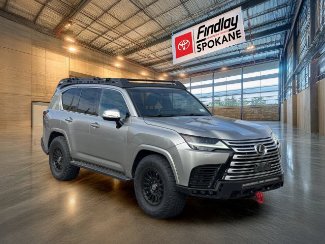 Used 2022 Lexus LX 600 4WD w/ Luxury Package image 3