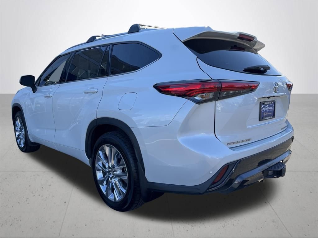 Used 2022 Toyota Highlander Limited image 8