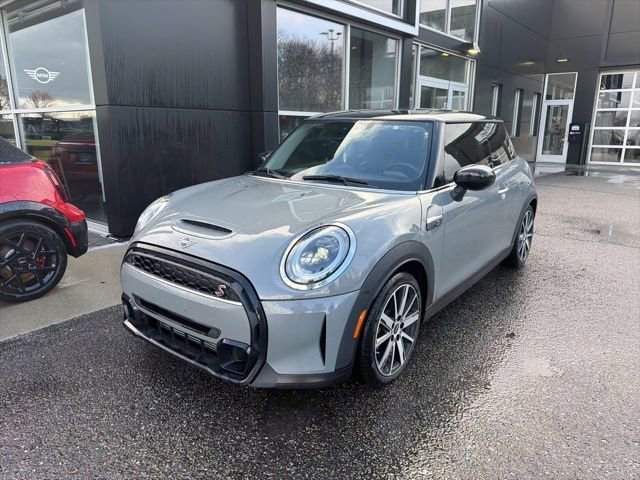 Used 2022 MINI Cooper S image 1