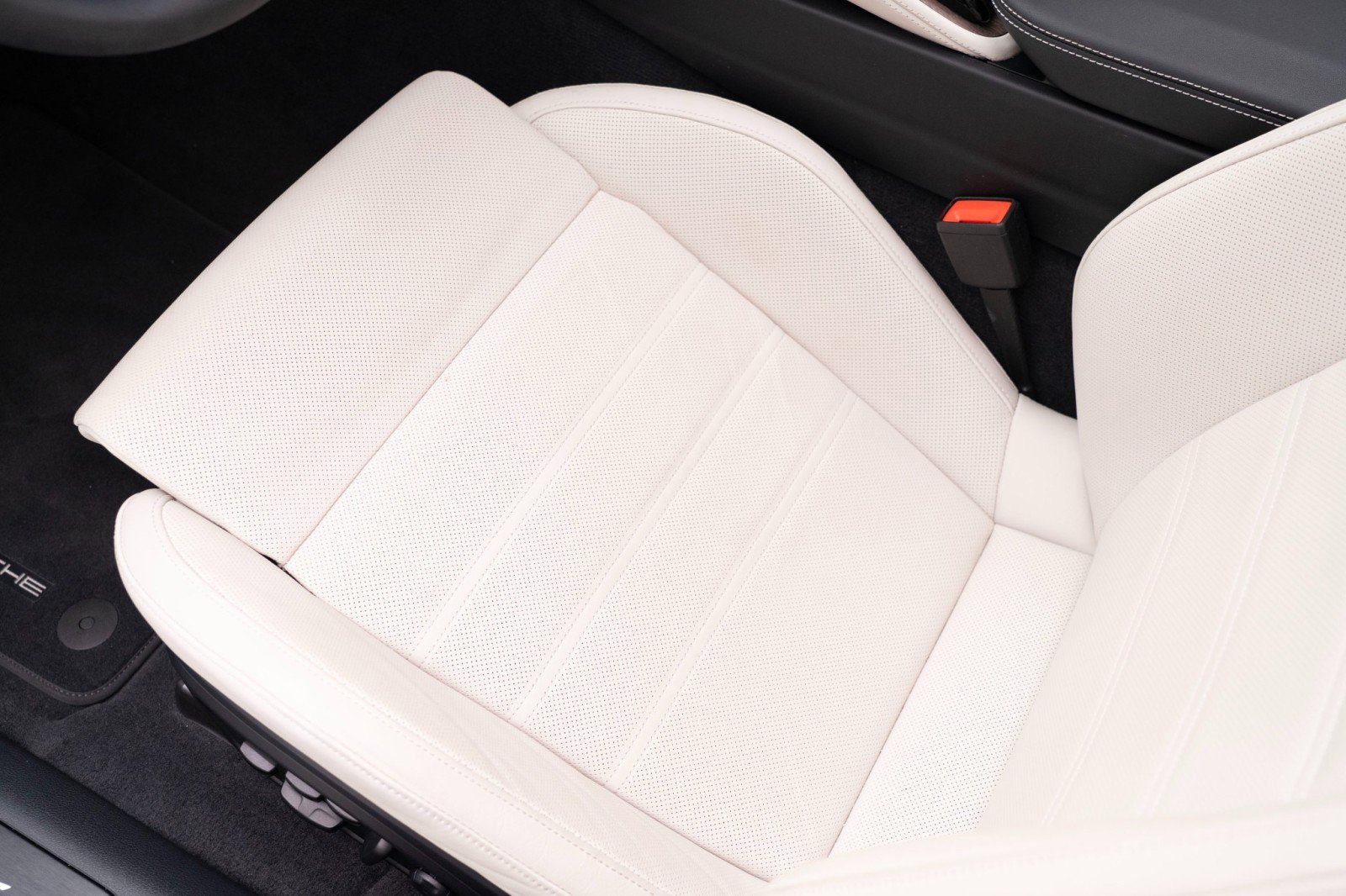 Used 2025 Porsche Panamera 4S image 17