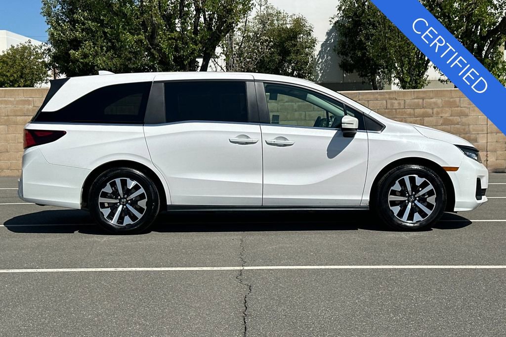 Certified 2025 Honda Odyssey EX-L image 3
