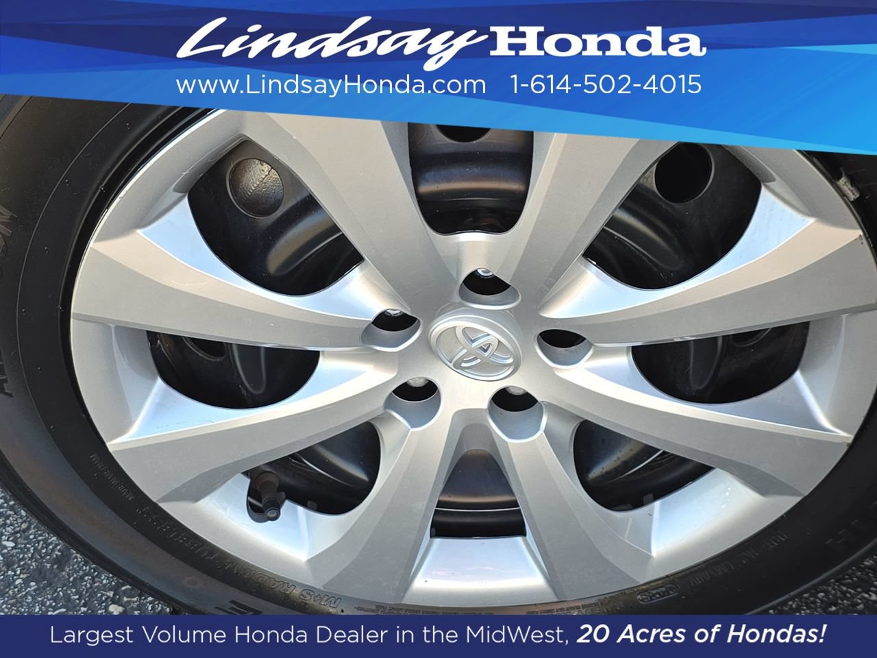 Used 2024 Toyota Corolla LE FWD image 30