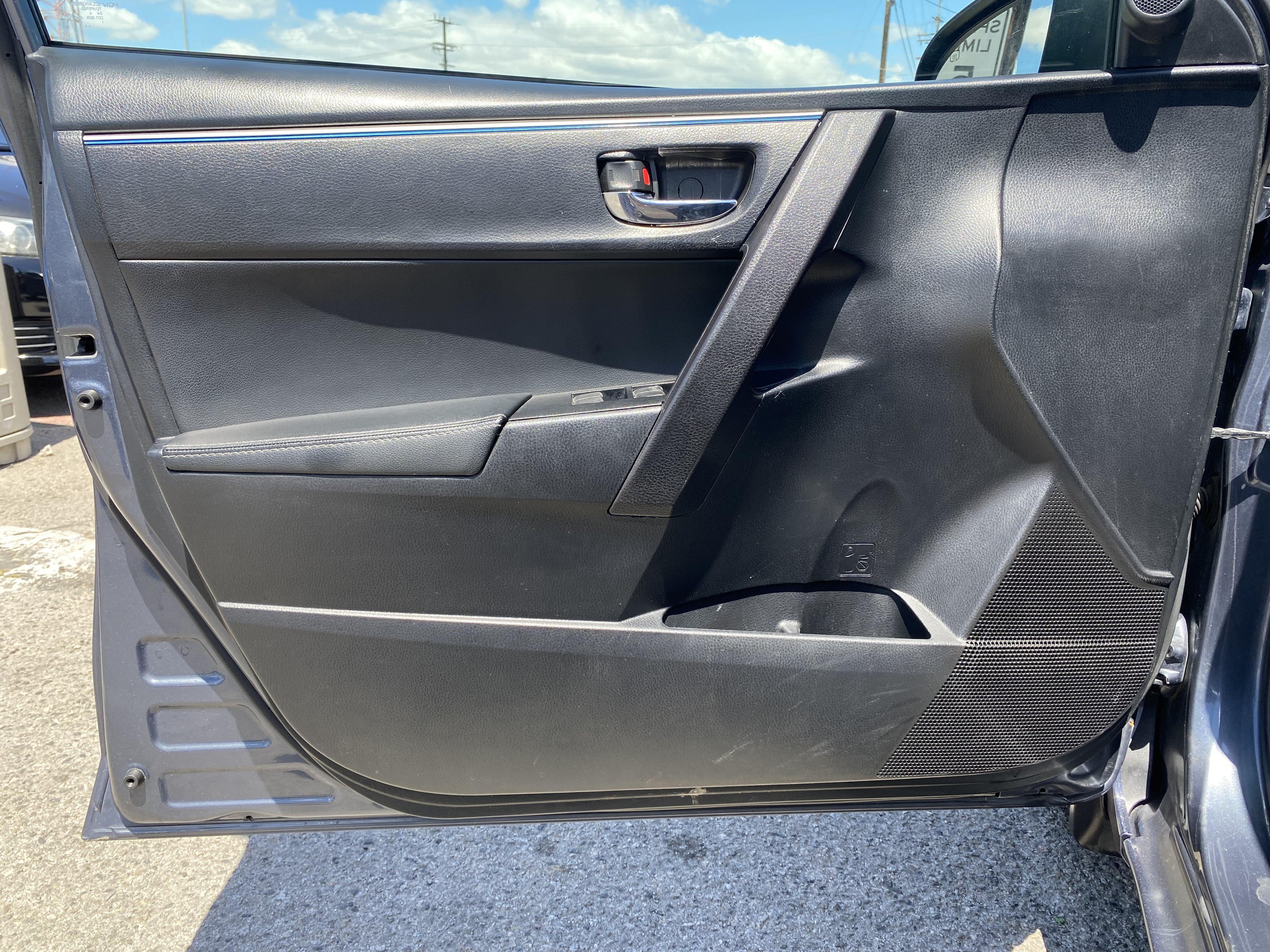 Used 2015 Toyota Corolla S FWD image 14