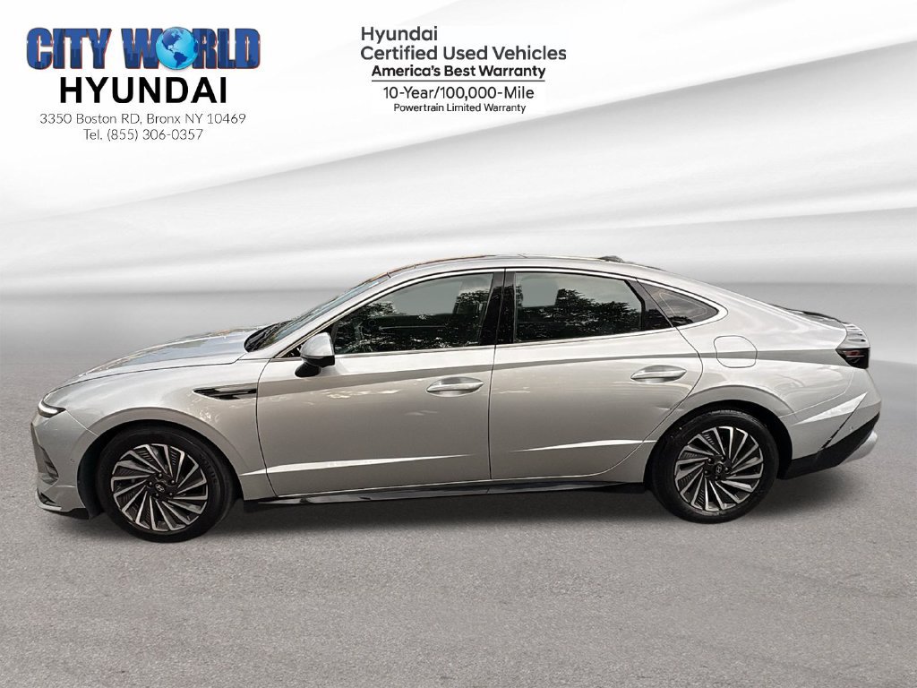 Used 2025 Hyundai Sonata Limited FWD image 2