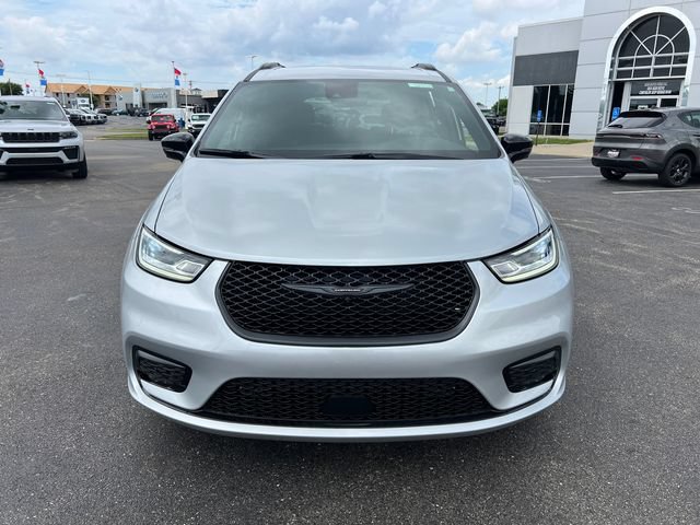 New 2026 Chrysler Pacifica Select w/ S Appearance Package FWD image 2