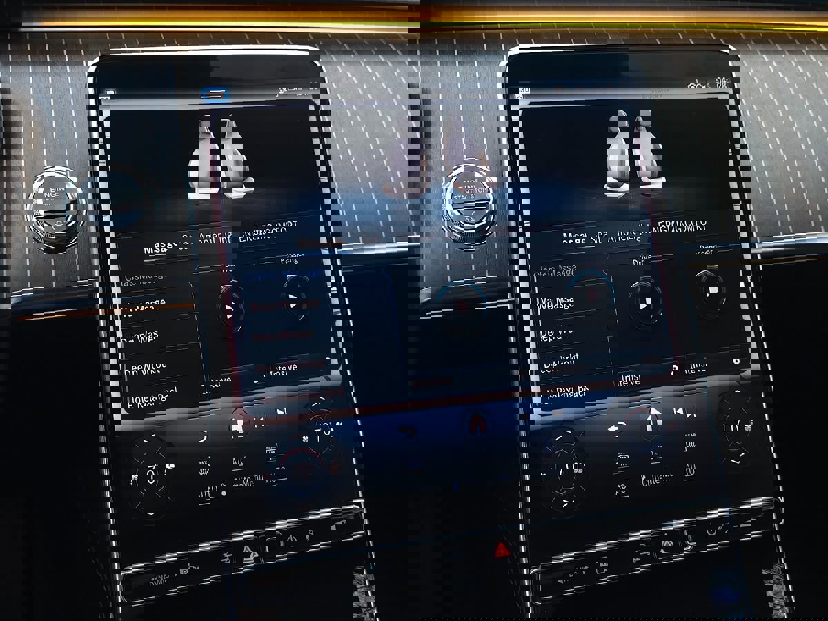 Used 2021 Mercedes-Benz S 580 4MATIC Sedan w/ Warmth & Comfort Package image 60