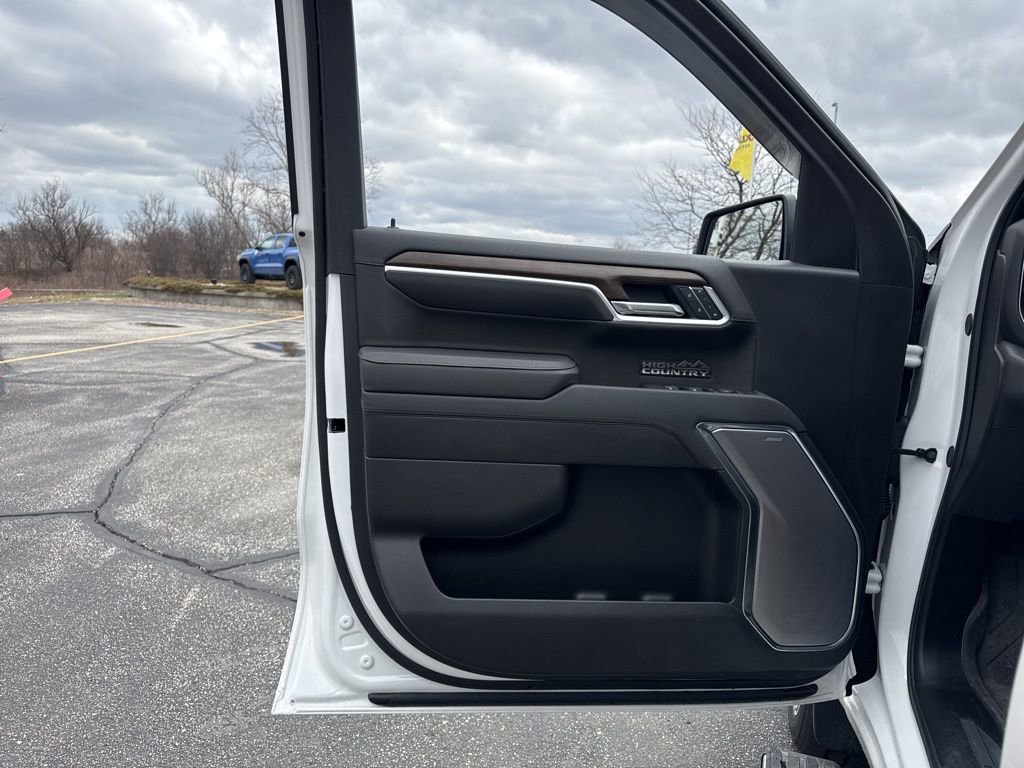 Used 2025 Chevrolet Silverado 1500 High Country image 8