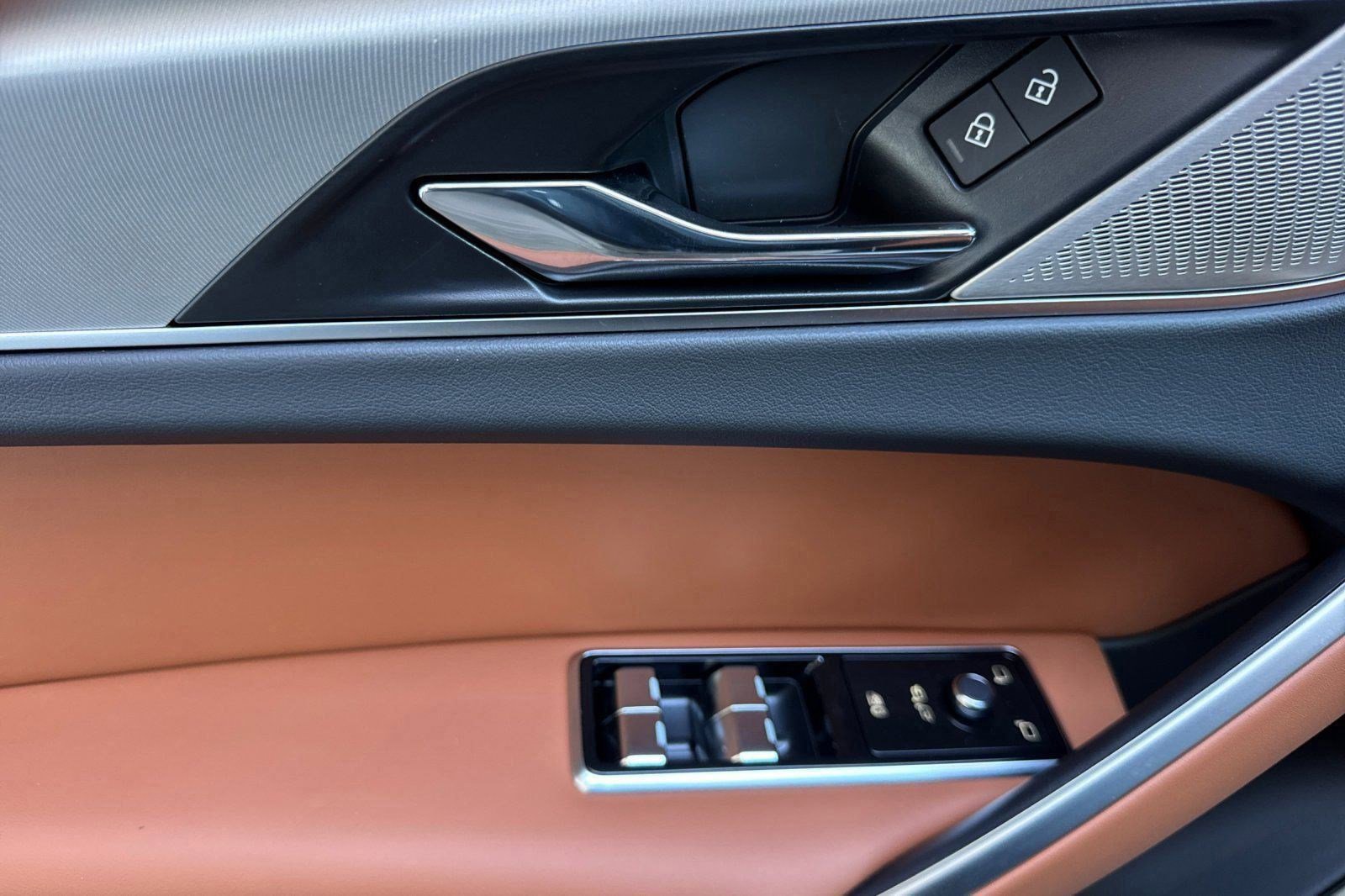 New 2026 Jaguar F-PACE R-Dynamic S AWD/4WD image 13